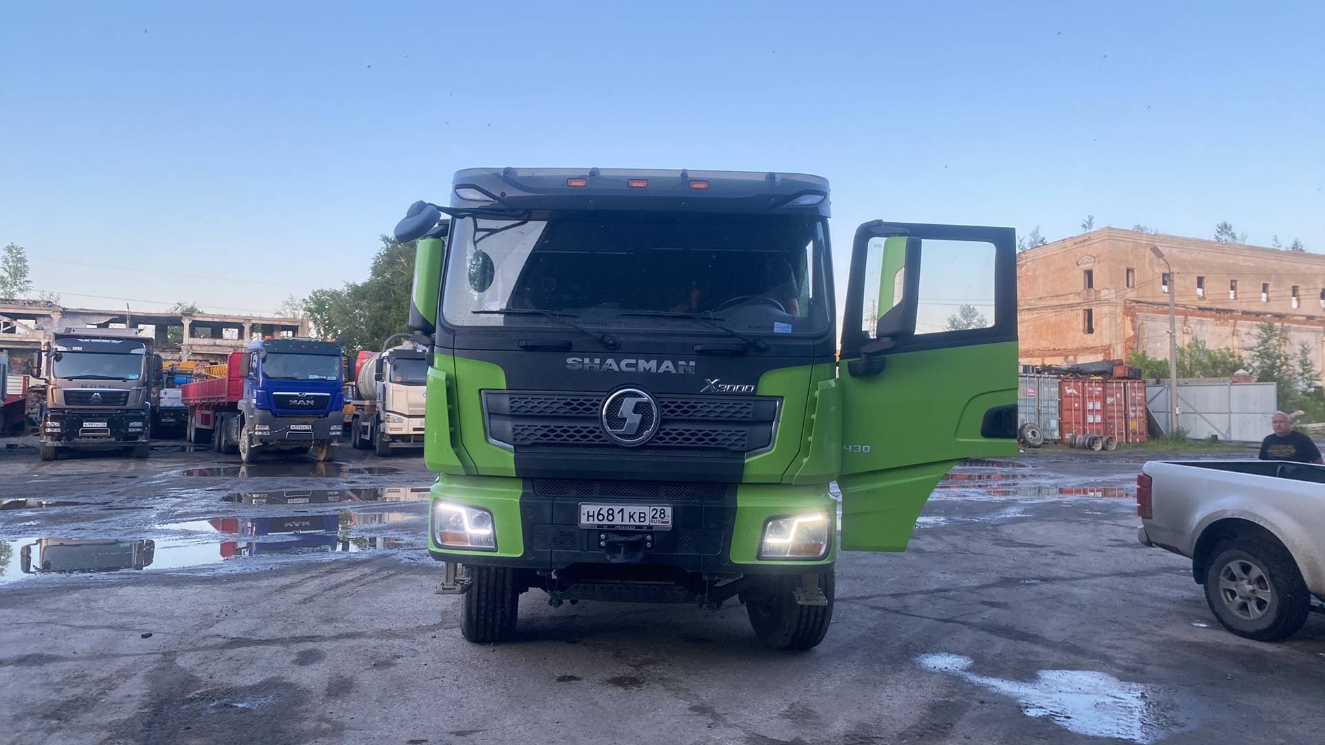 Shacman SX32586V384,  77 842 км, 2023 года в лизинг