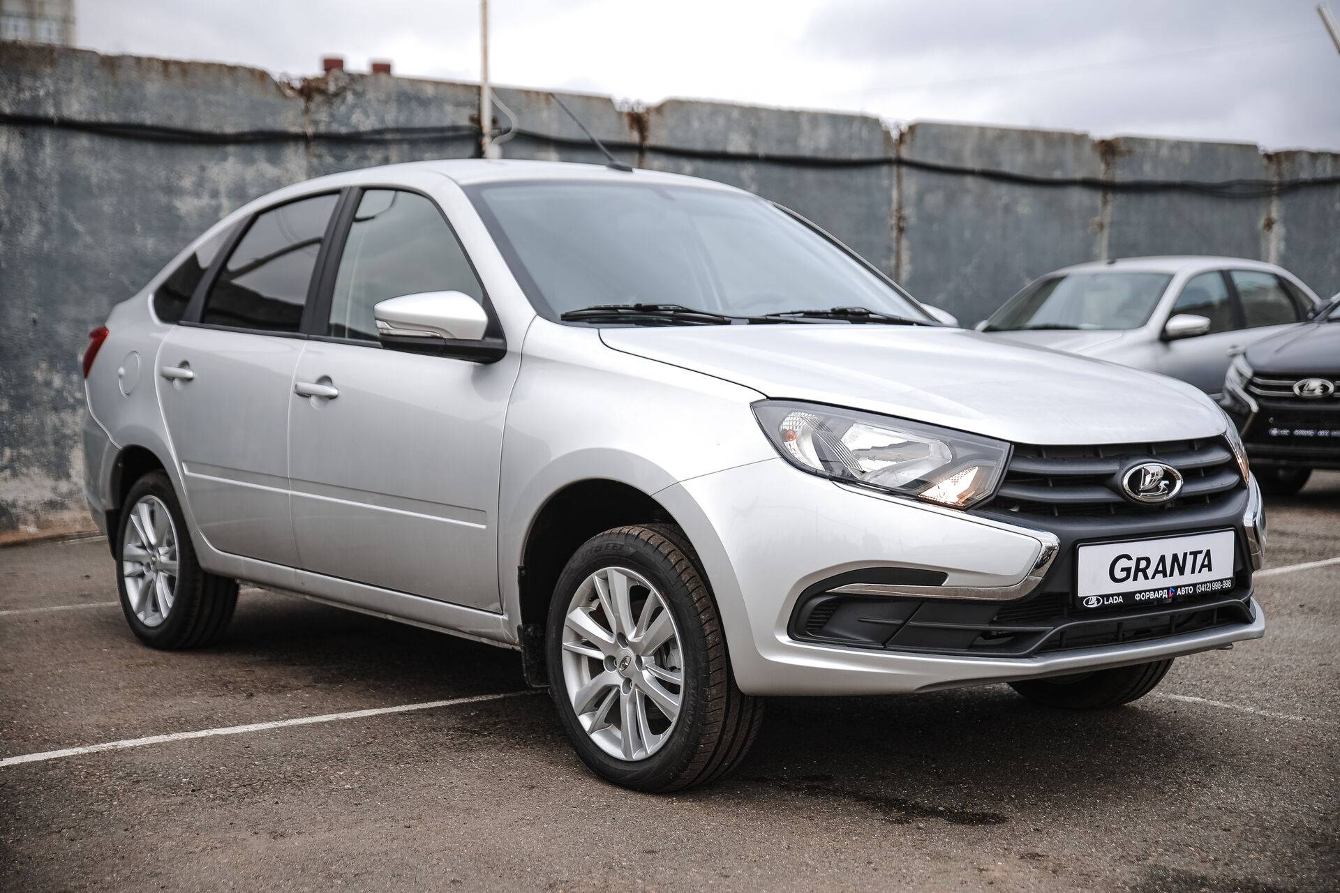 Lada Granta седан Comfort 24 Plus R15 1.6 90hp 5MT