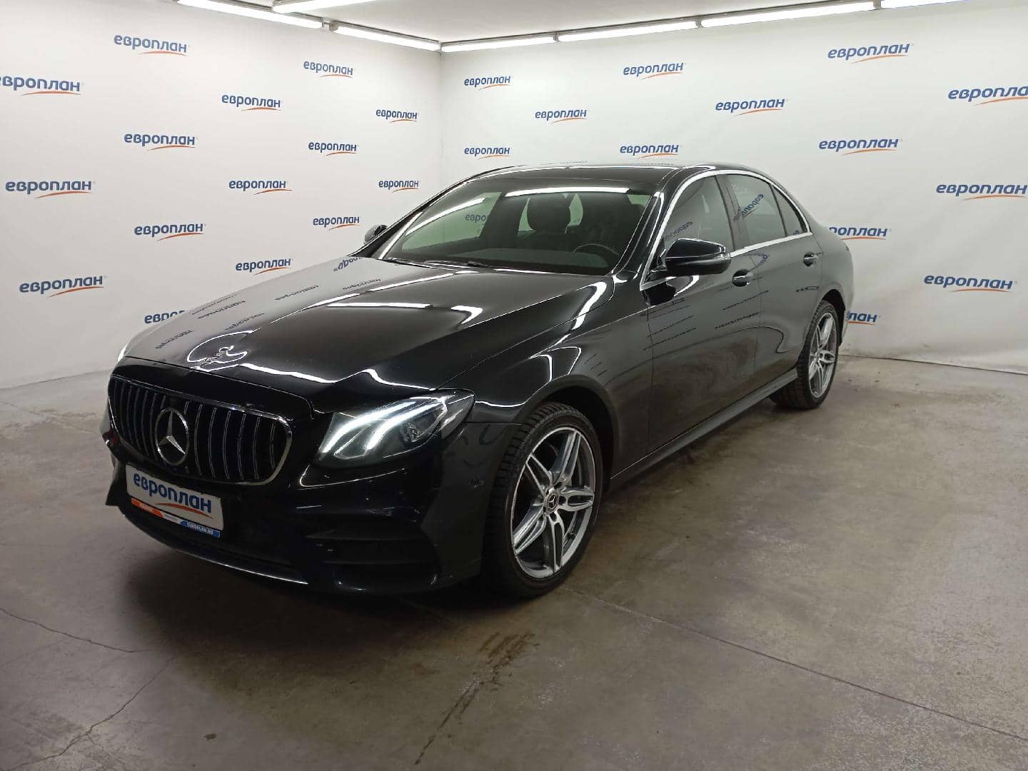 Mercedes-Benz E седан,  118 667 км, 2019 года в лизинг