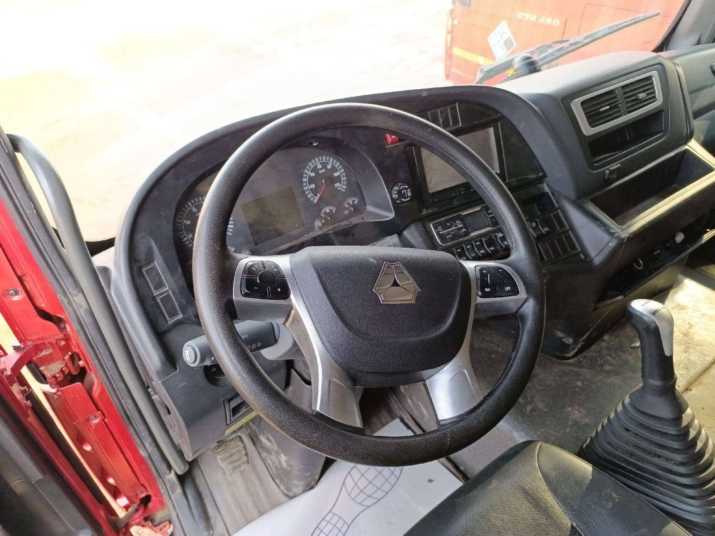 Sitrak ZZ3406V455ME,  24 266 км, 2024 года в лизинг