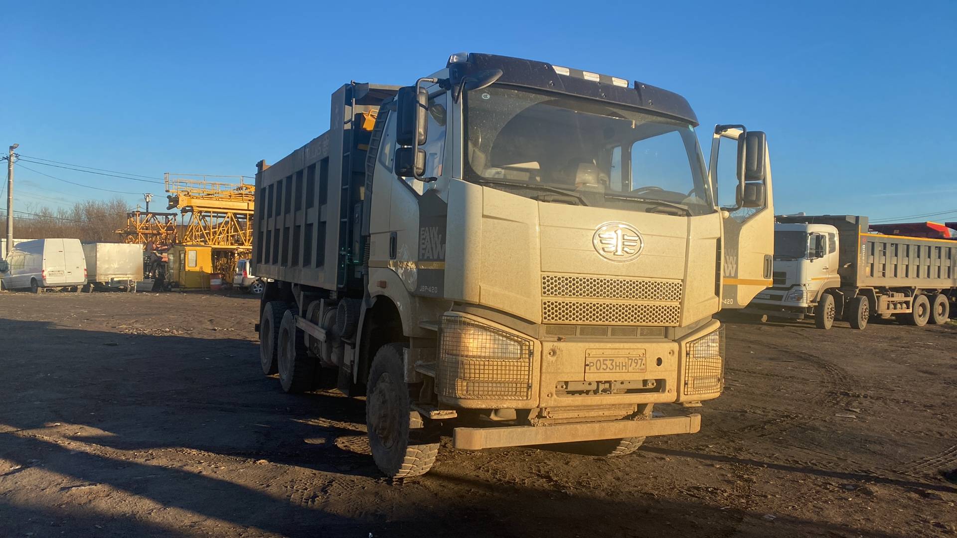 FAW CA3250P66K24L1TE5 6x6,  19 043 км, 2022 года в лизинг