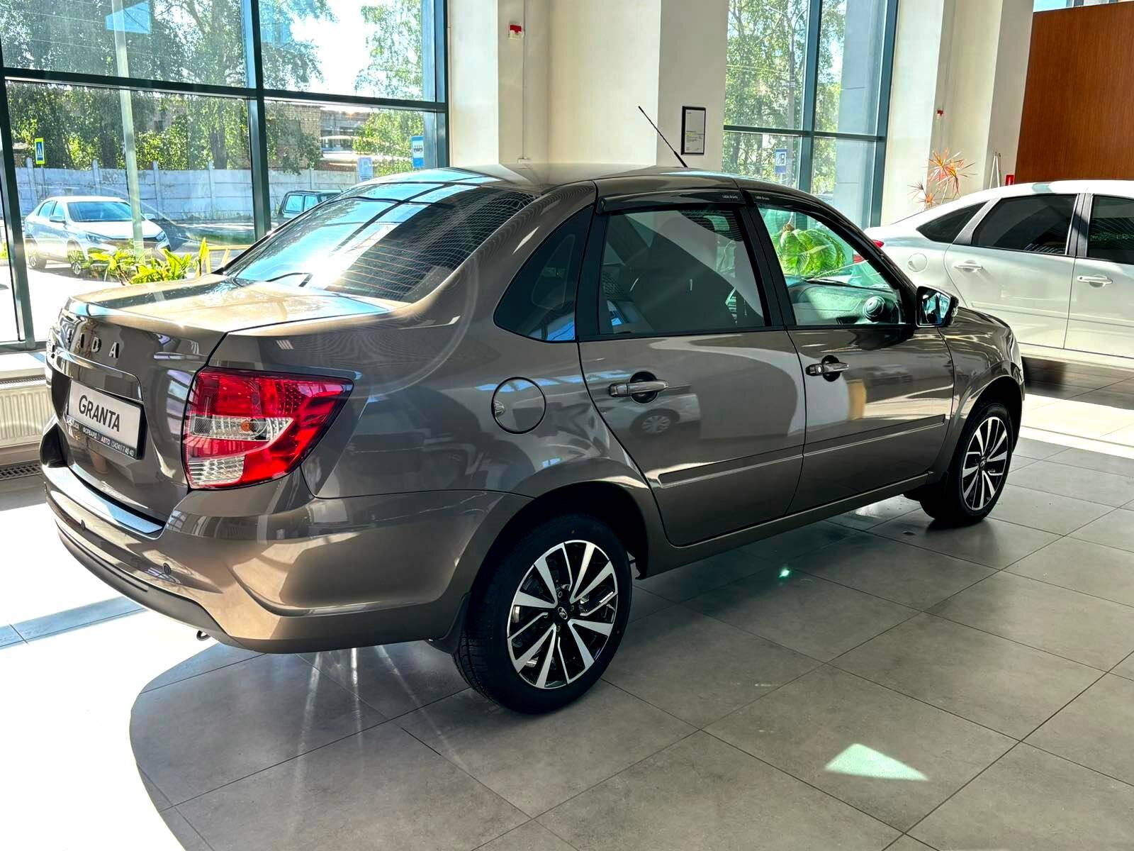 Lada Granta седан #CLUB 24 1.6 106hp 5MT