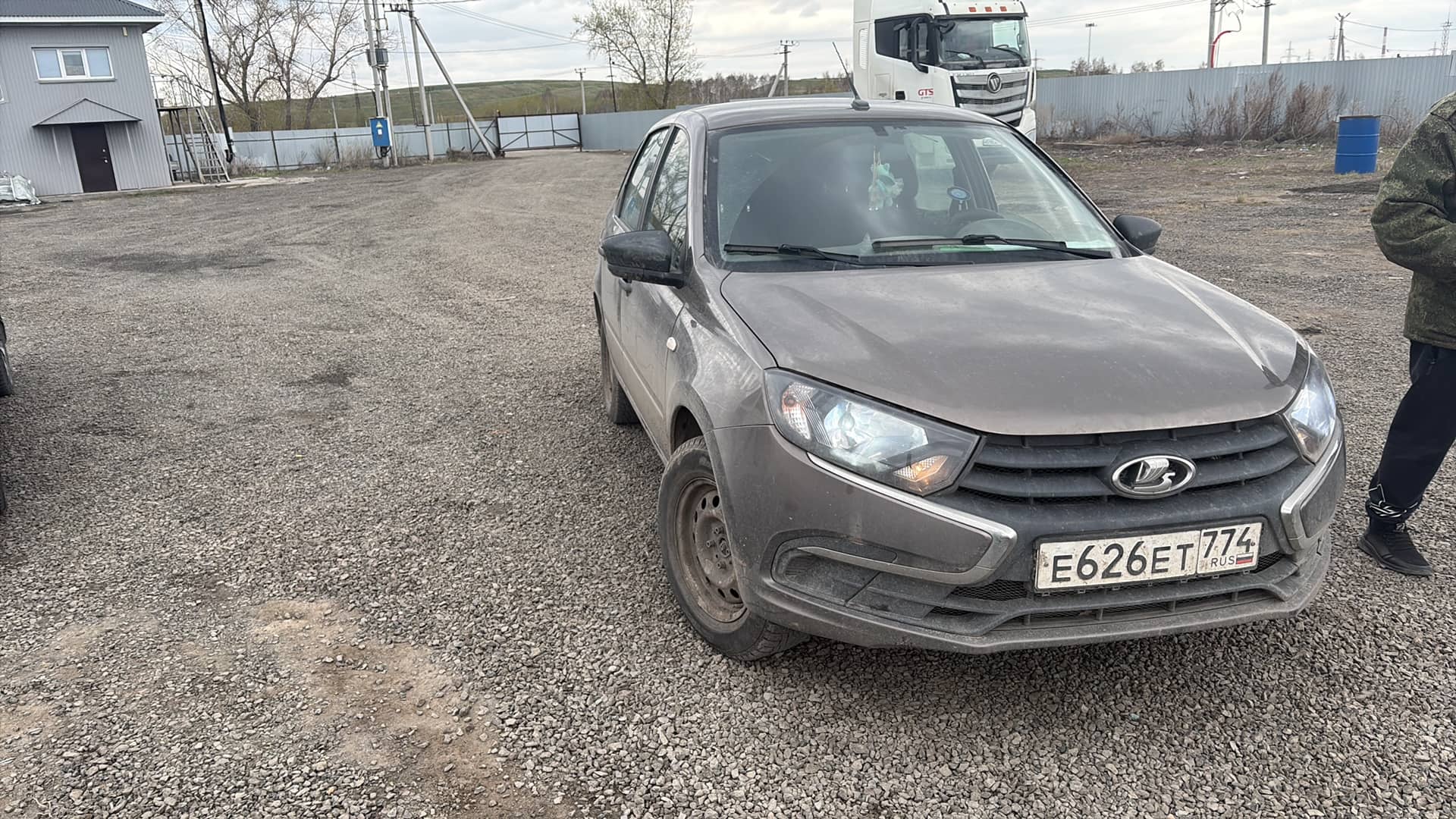 Lada Granta седан,  142 536 км, 2021 года