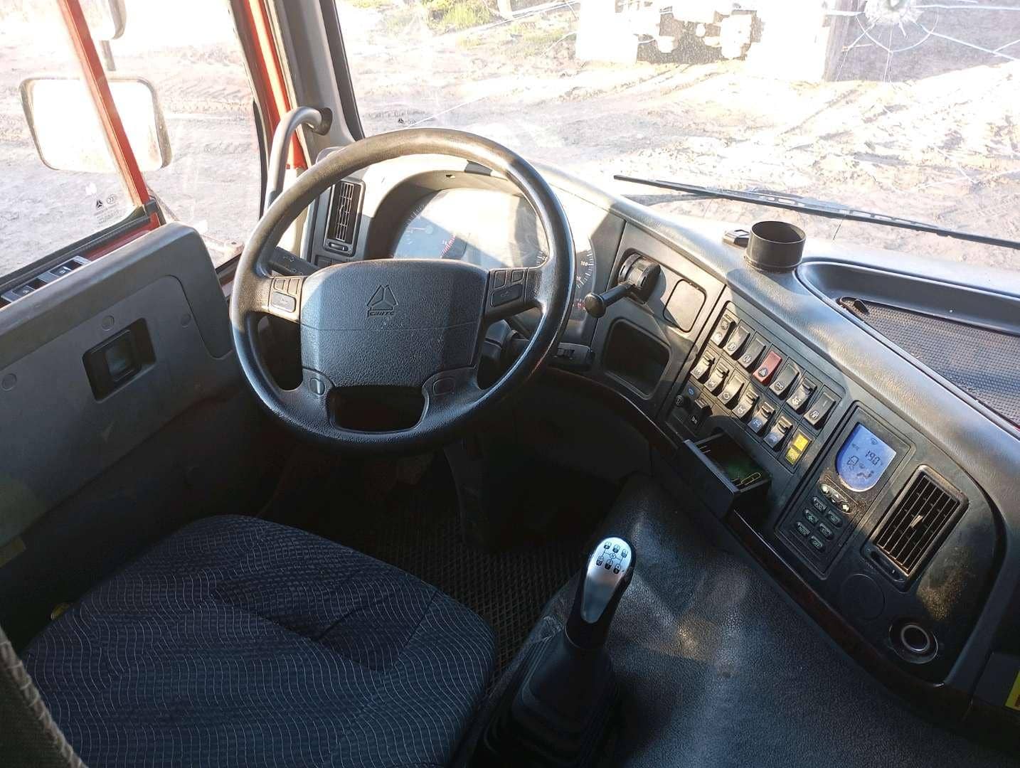 HOWO ZZ3327S3857E 6х6,  136 238 км, 2022 года в лизинг