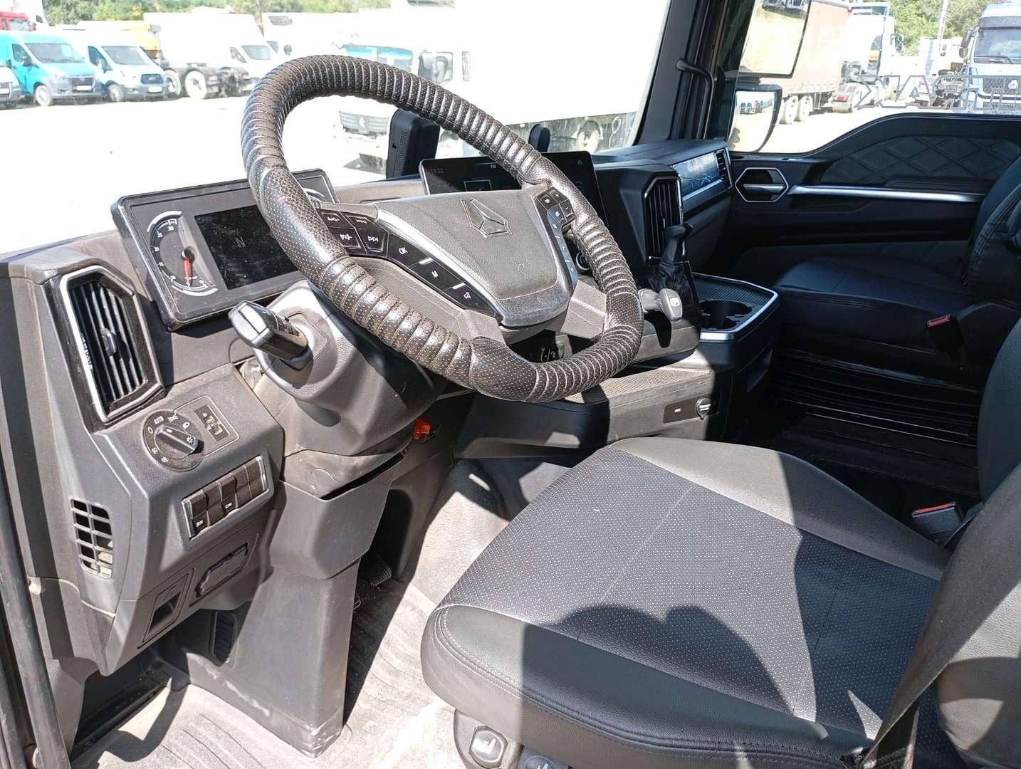 Sitrak С7Н MAX 6×4 ZZ4256V364HE,  185 766 км, 2023 года в лизинг