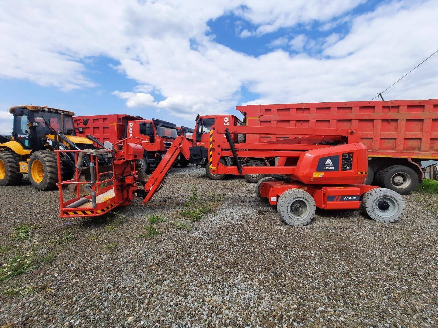 LGMG  (LinGong Machinery Group) A14JE самоходный коленчатый подъемник,  50 км, 2023 года в лизинг