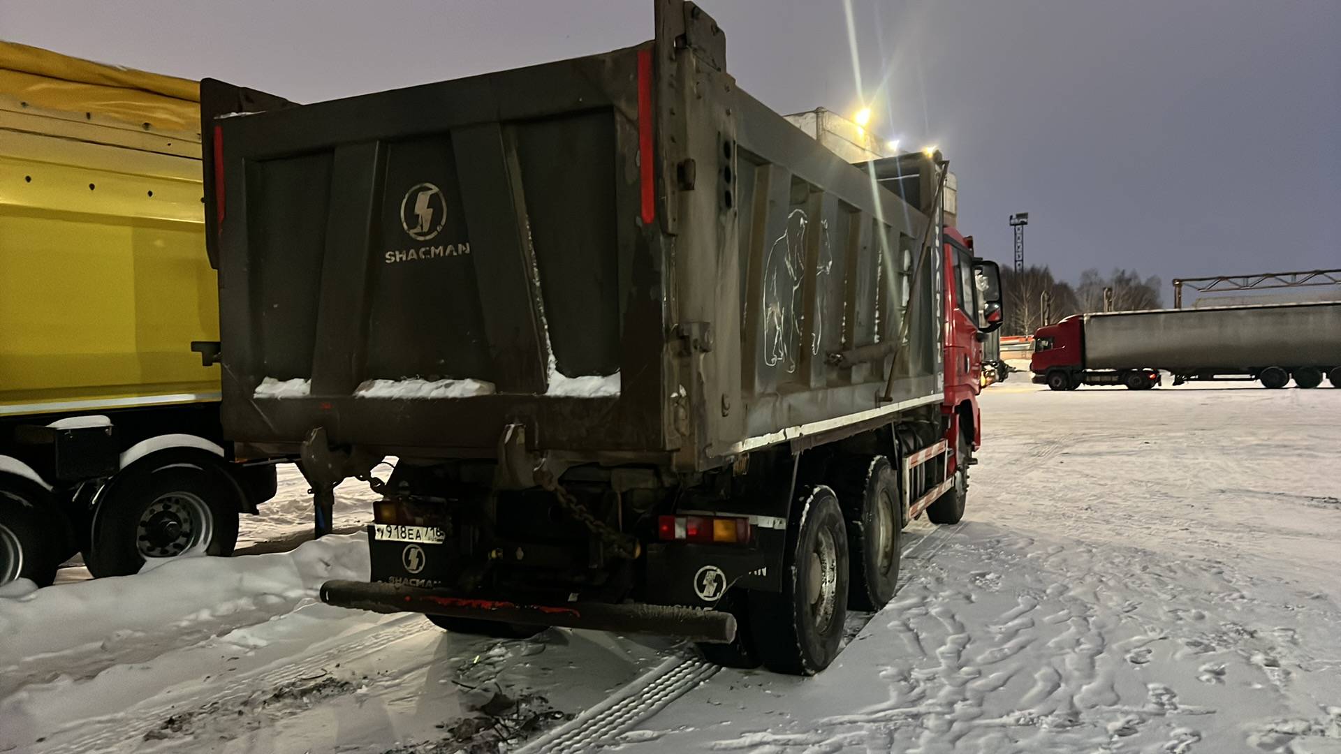 Shacman SX32586V384,  140 805 км, 2023 года в лизинг