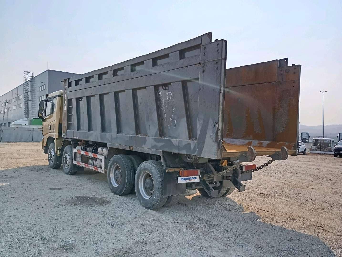 Shacman SX331863366 (скальный кузов),  96 162 км, 2023 года в лизинг