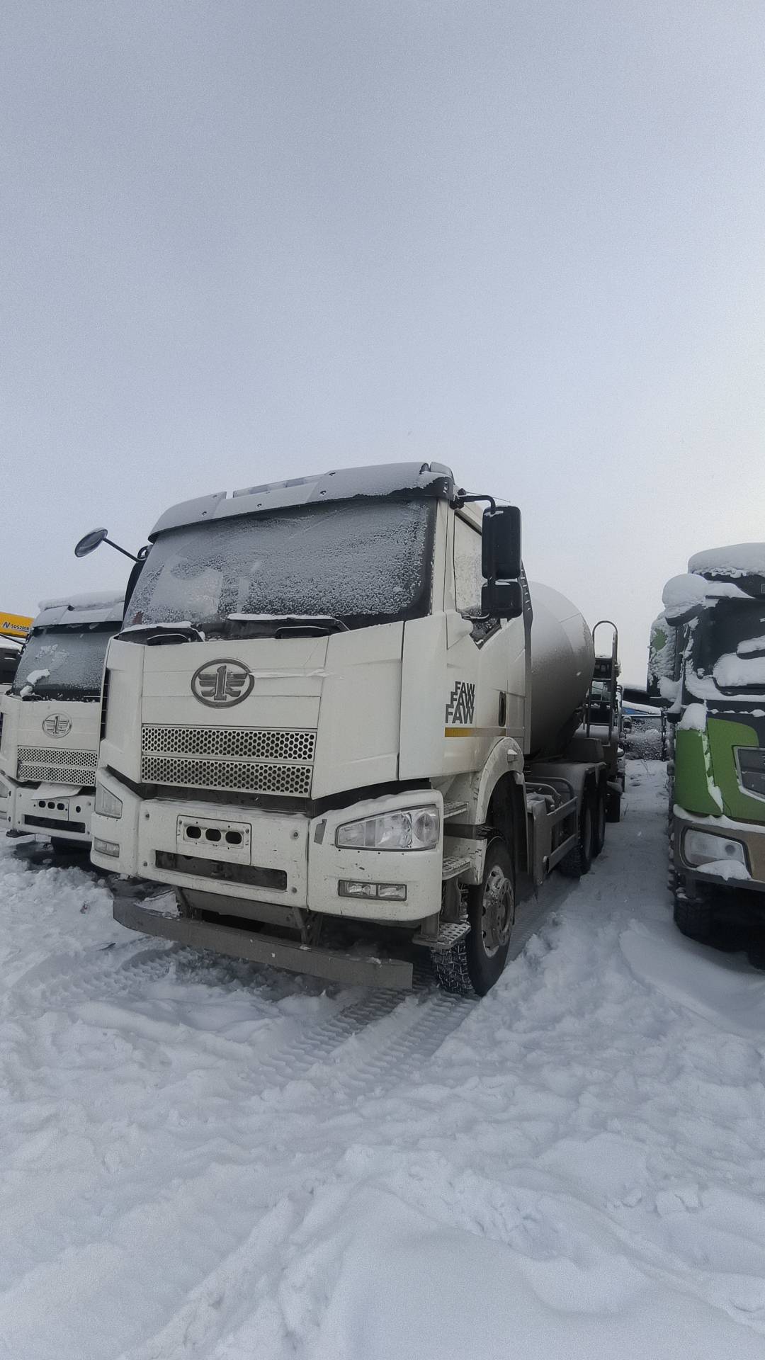 FAW CA3250P66K24T1E5 6х4,  8 586 км, 2023 года в лизинг