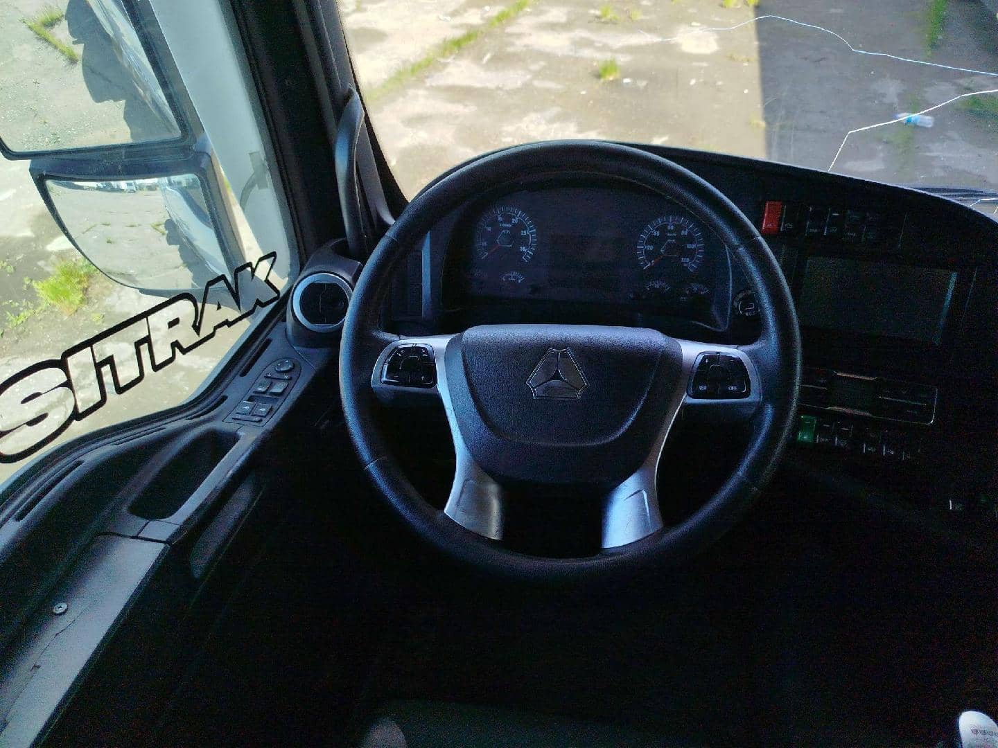 Sitrak С7Н 6×4 ZZ4256V364HE,  409 598 км, 2022 года в лизинг