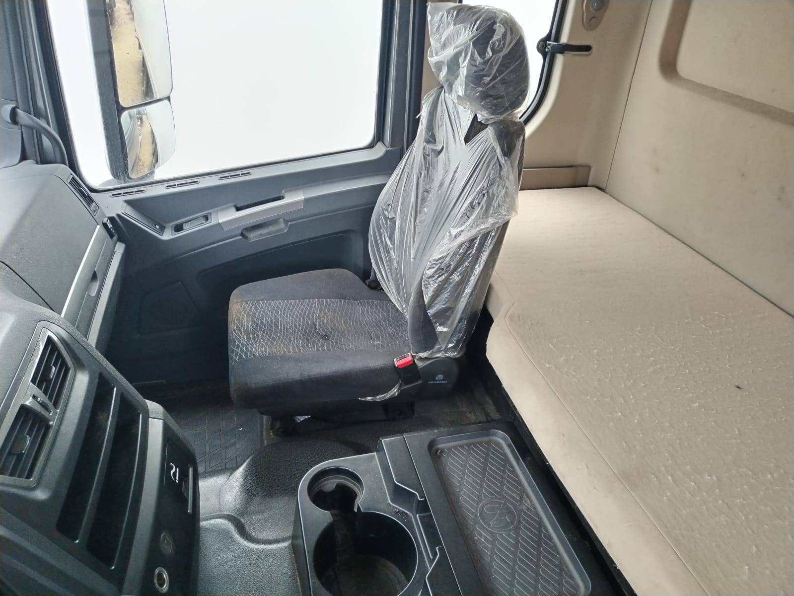 Shacman SX5318GJB6T326  Лот 000007844