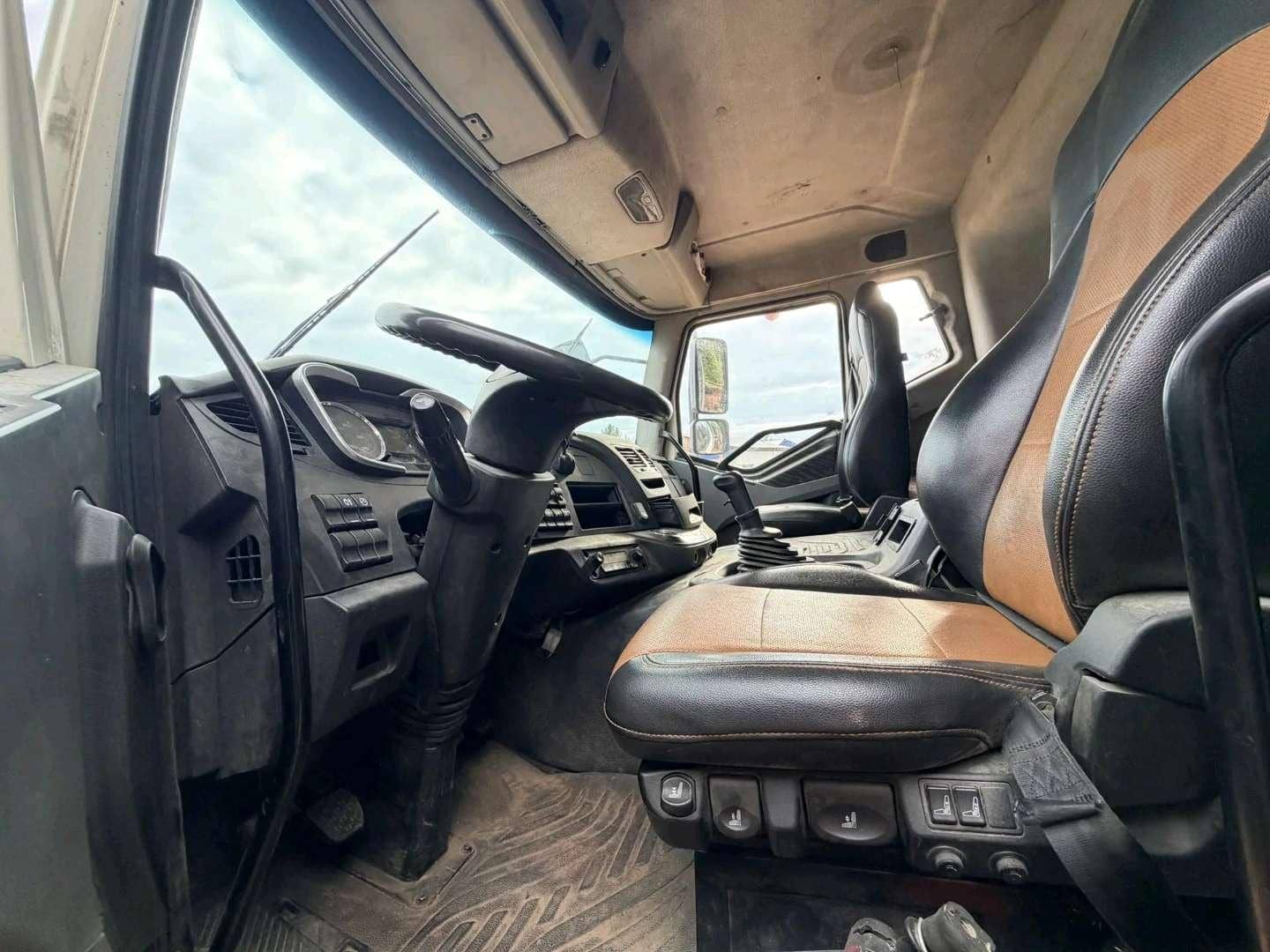 FAW CA3310P66K24T4E4 8x4 (E4),  200 000 км, 2023 года в лизинг
