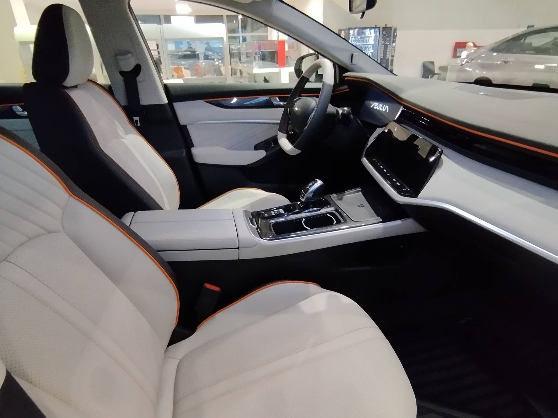 DongFeng Shine Max Luxury 1.5T DCT