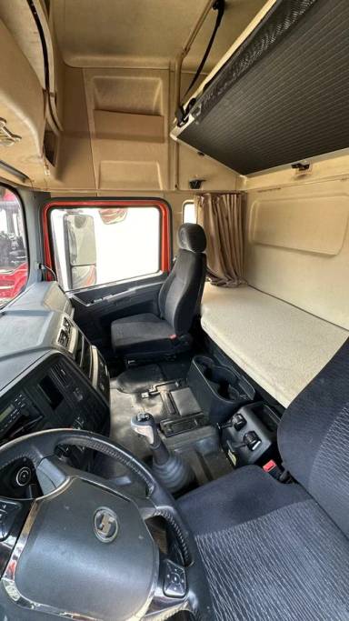 Shacman SX42584W324C