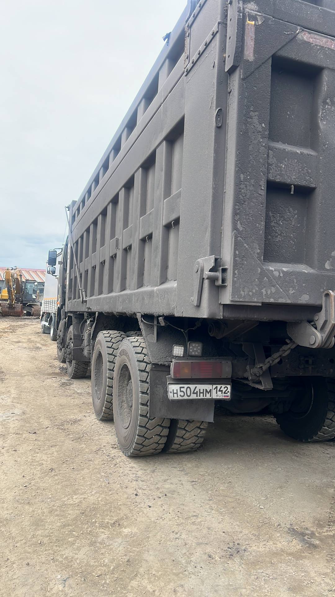 FAW CA3310P66K24T4E5 8х4,  255 722 км, 2023 года