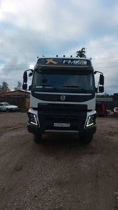 Volvo FMX 460 6x6 (FMX Globetrotter)