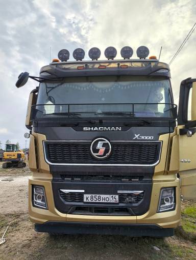 Shacman SX42586V385