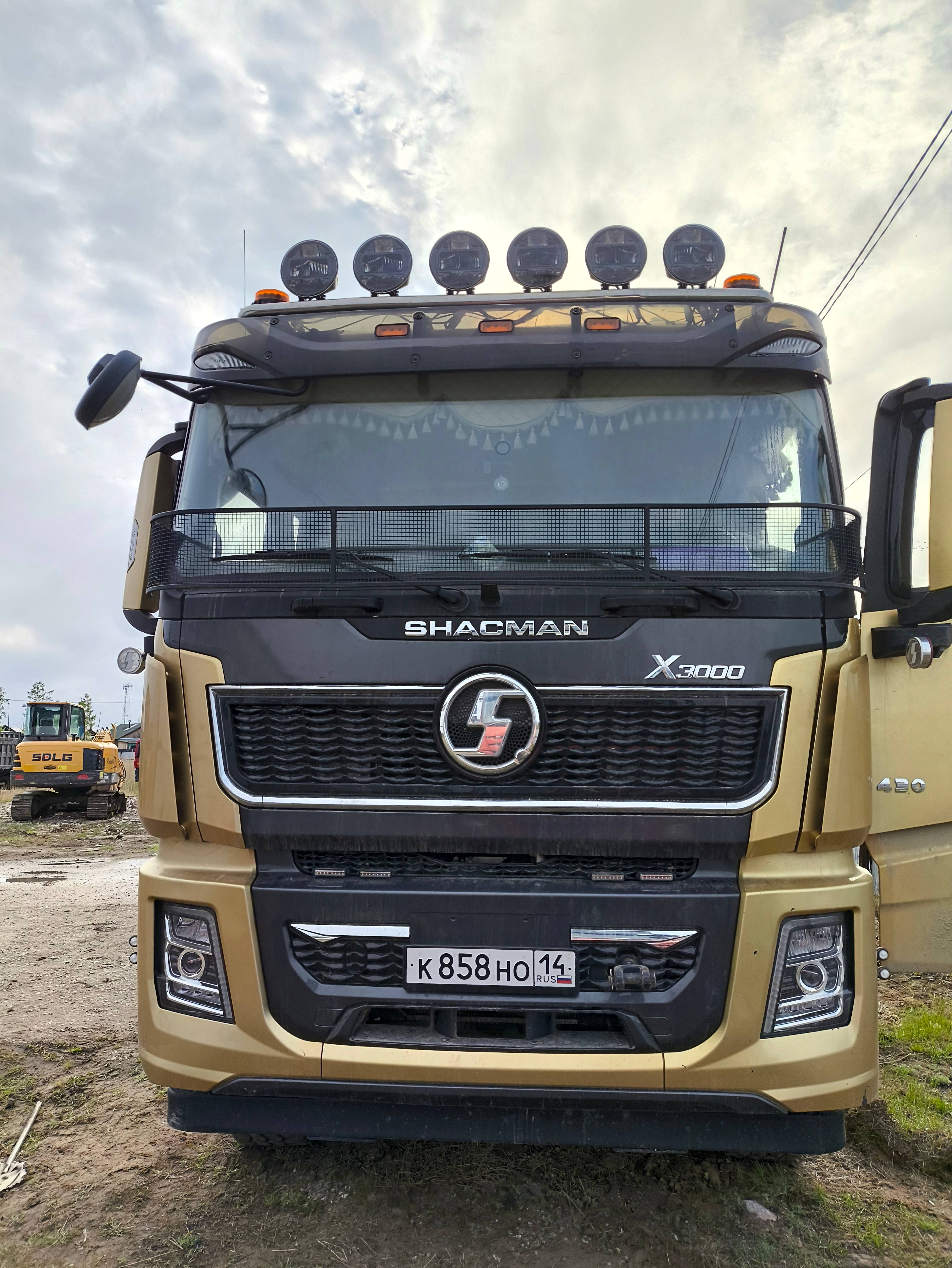Shacman SX42586V385,  75 691 км, 2023 года в лизинг