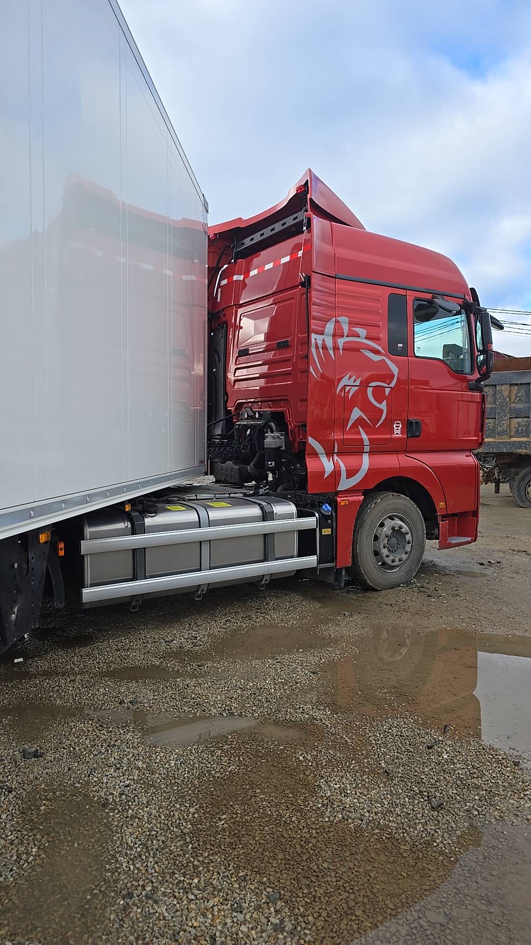 Sitrak C7H MAX ZZ4186V391HE,  181 979 км, 2024 года в лизинг