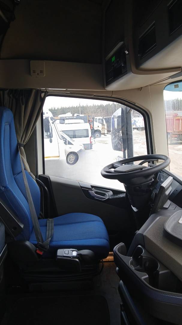 Volvo FH 460 4x2 (FH Globetrotter XL),  639 725 км, 2022 года в лизинг