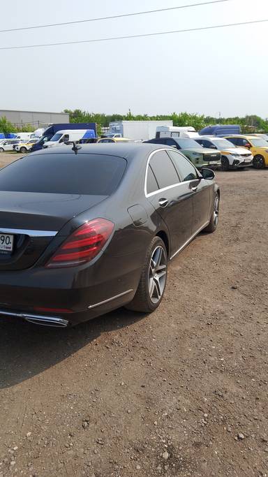 Mercedes-Benz S седан