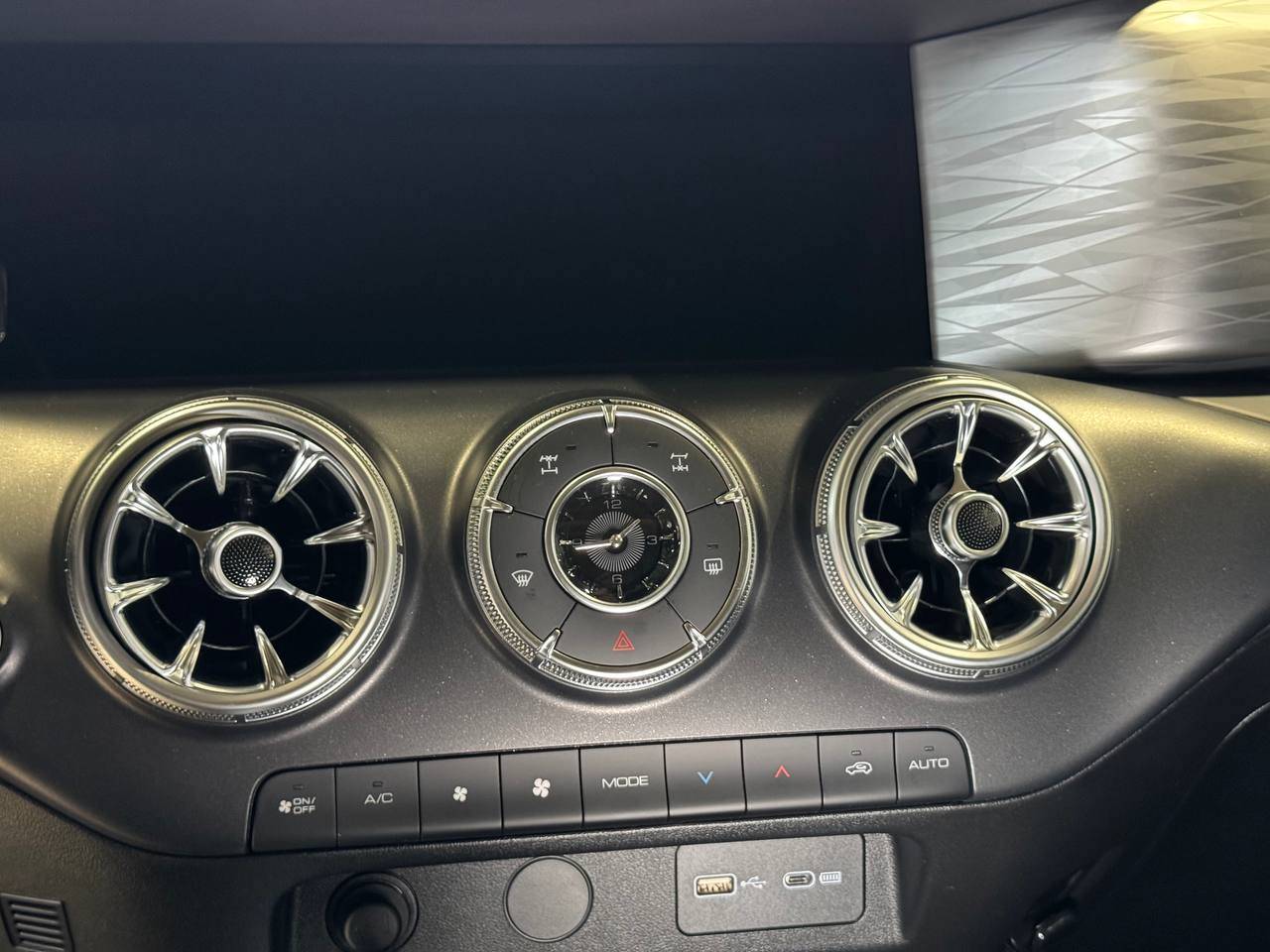 Tank 300 City Premium 2.0 8AT 4WD