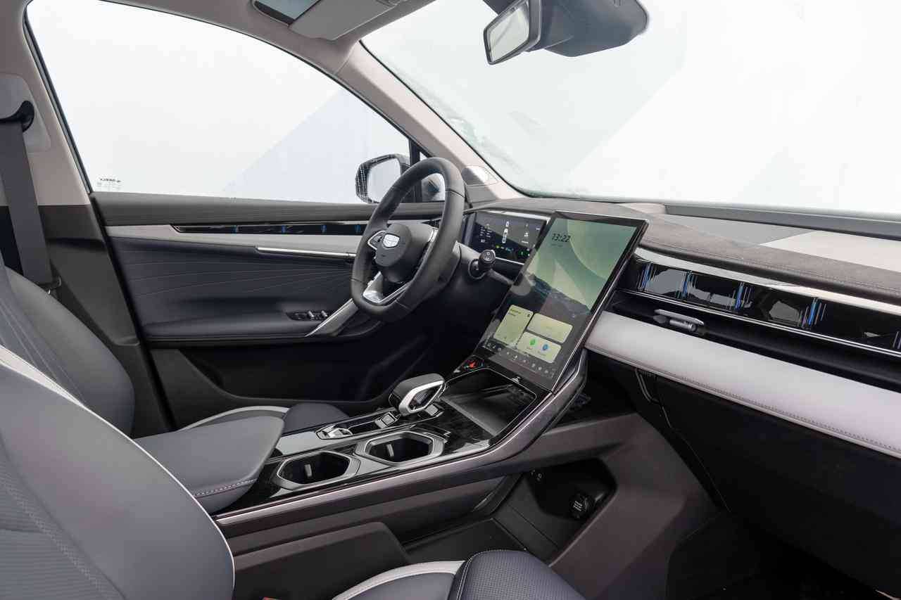 Geely Atlas Flagship 2.0T 8AT 4WD