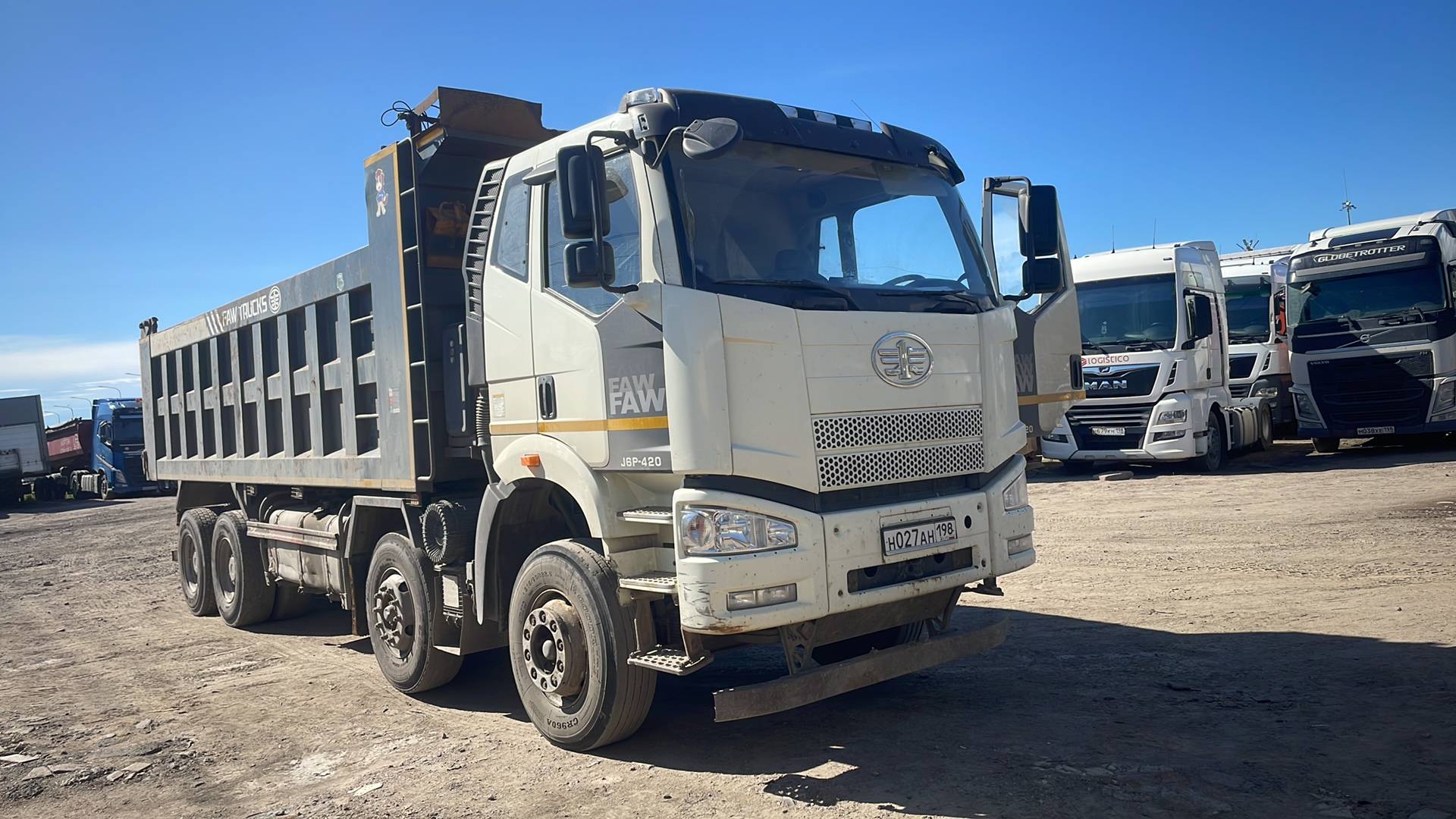 FAW CA3310P66K24T4E5 8х4,  140 964 км, 2022 года в лизинг