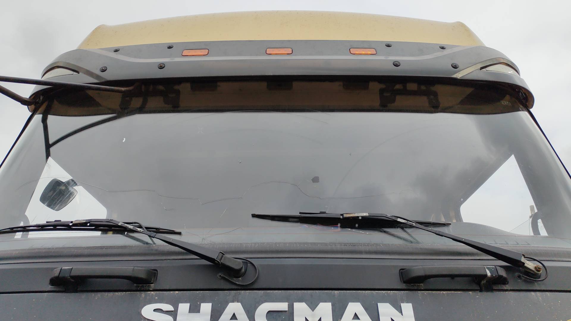 Shacman SX42584W324C,  471 947 км, 2022 года в лизинг