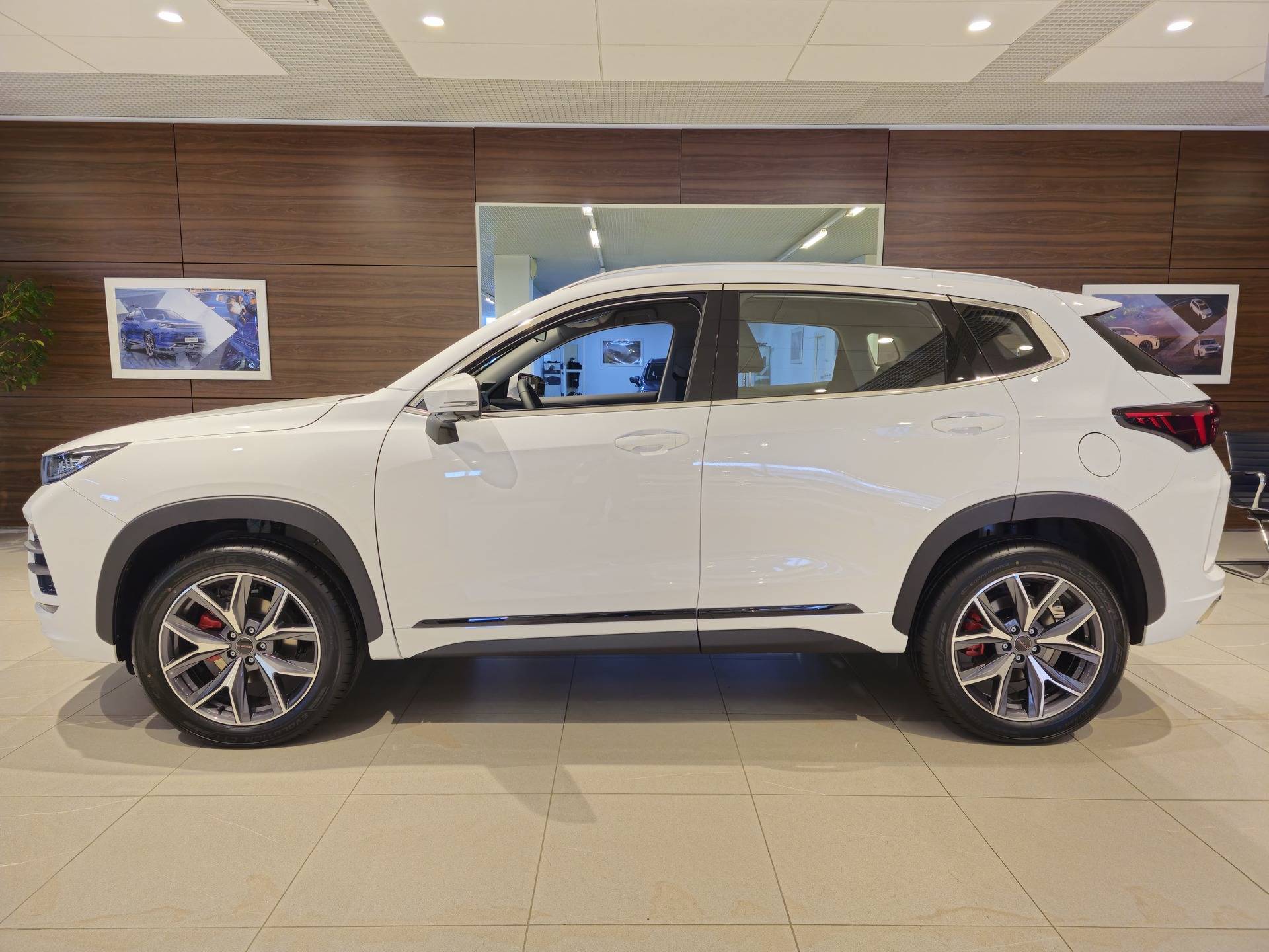 EXEED LX Premium 1.6T 7DCT 4WD
