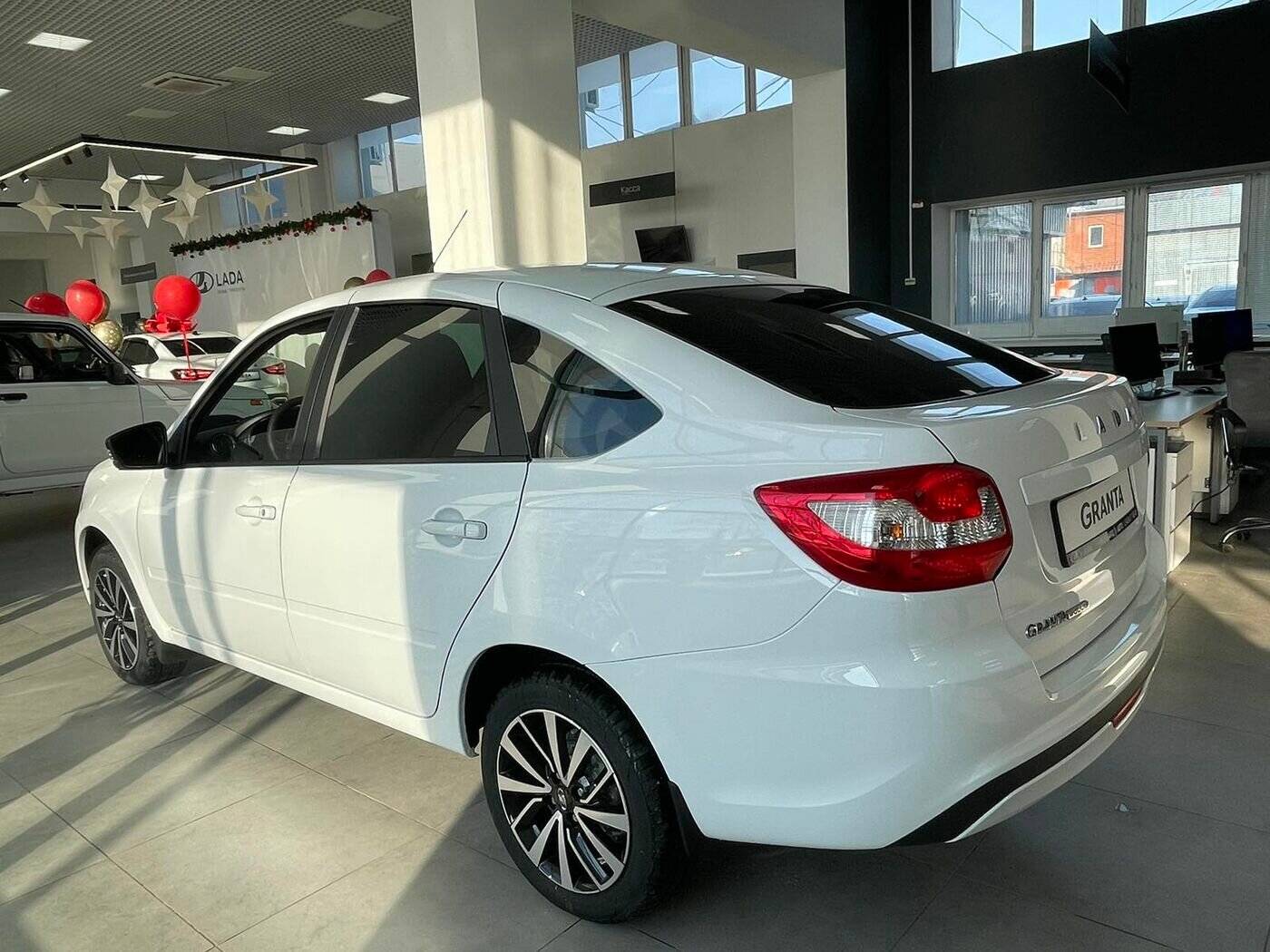 Lada Granta седан #КЛАБ 24 1.6 90 л.с. МТ (#CLUB 24)