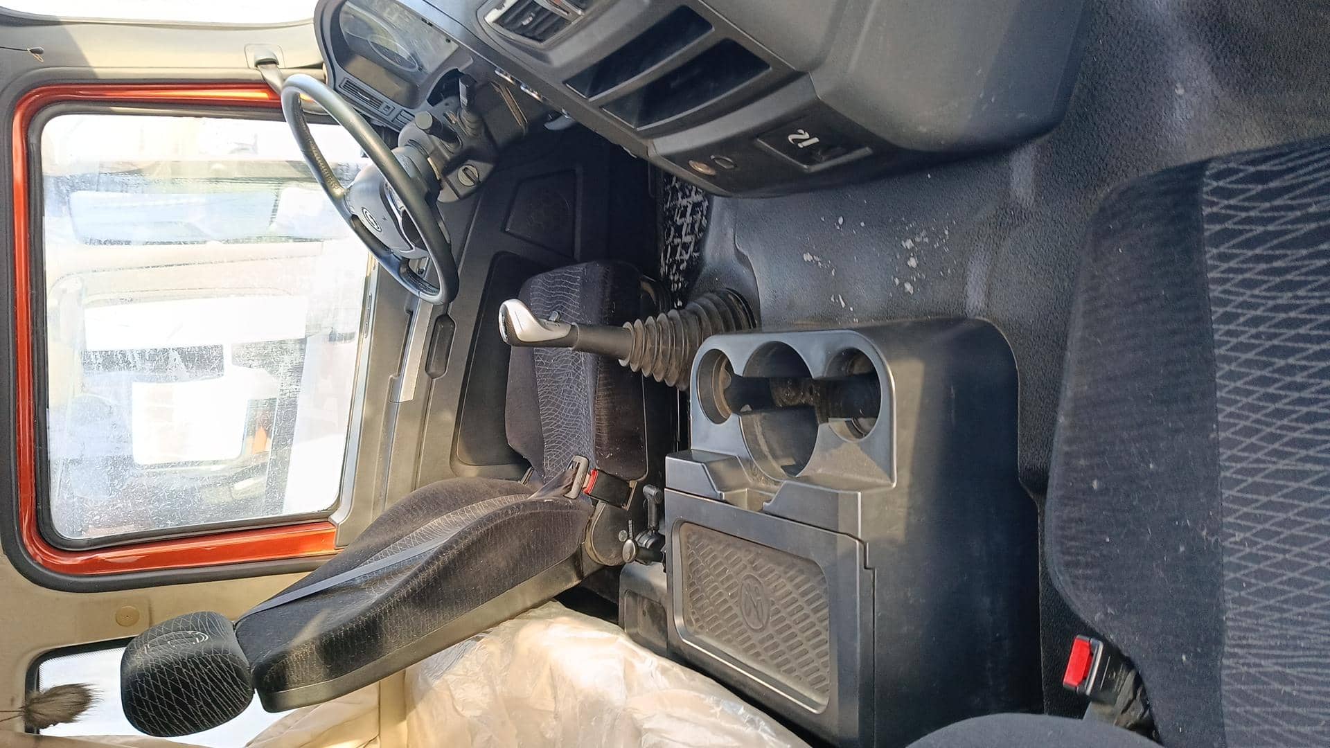 Shacman SX42584V324,  386 511 км, 2022 года в лизинг