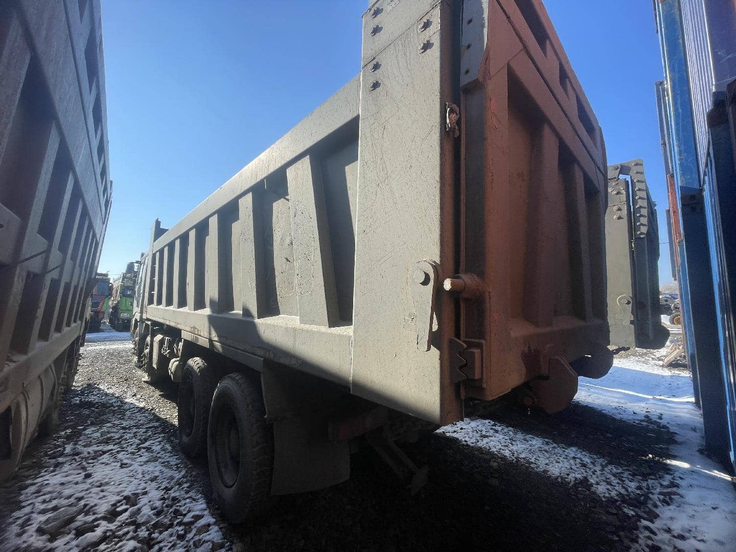 Shacman SX331863366 (скальный кузов),  94 000 км, 2024 года в лизинг