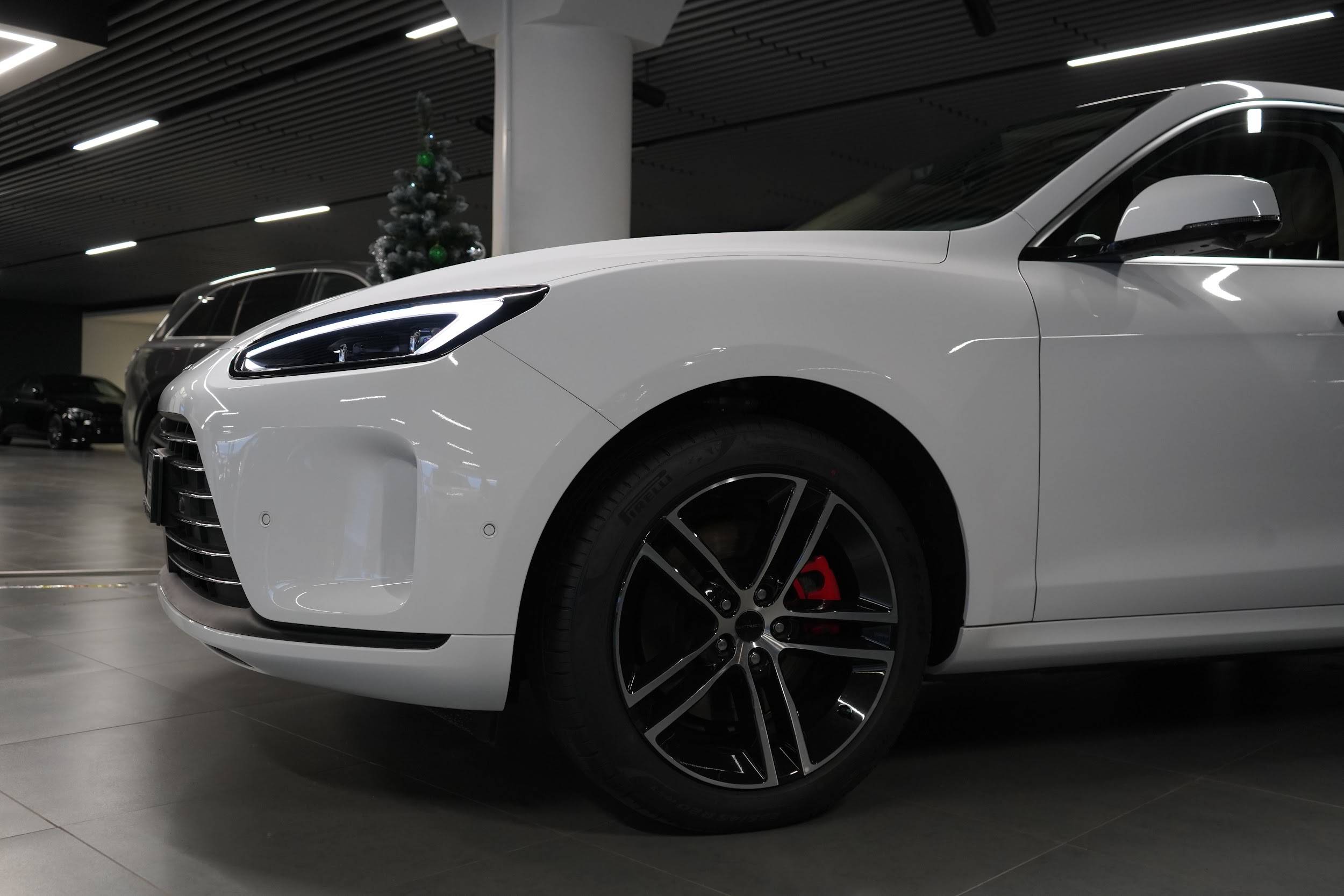 Seres M5 Premium 1.5hyb AT 4WD