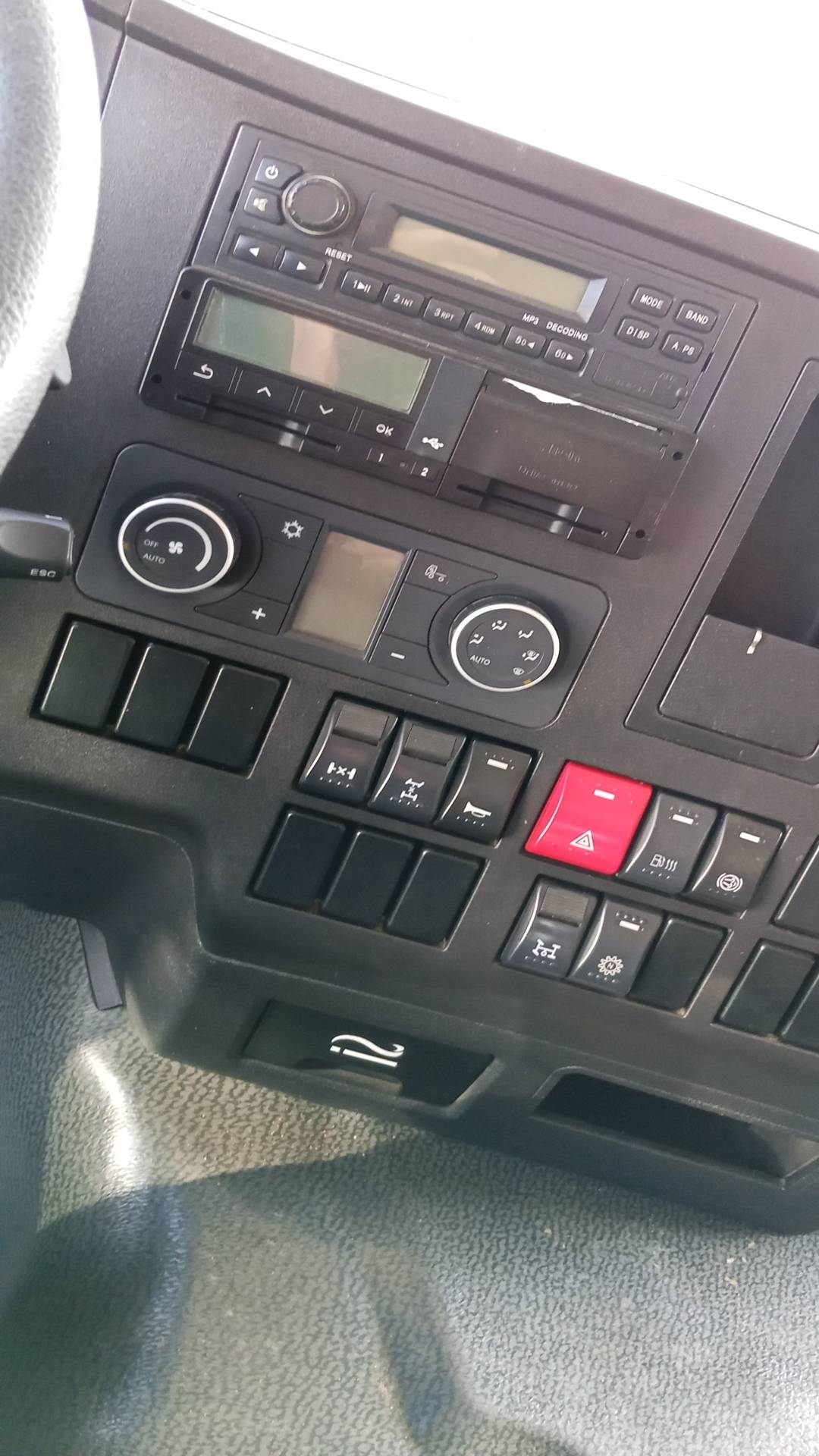 Shacman SX32586T384,  136 411 км, 2022 года в лизинг