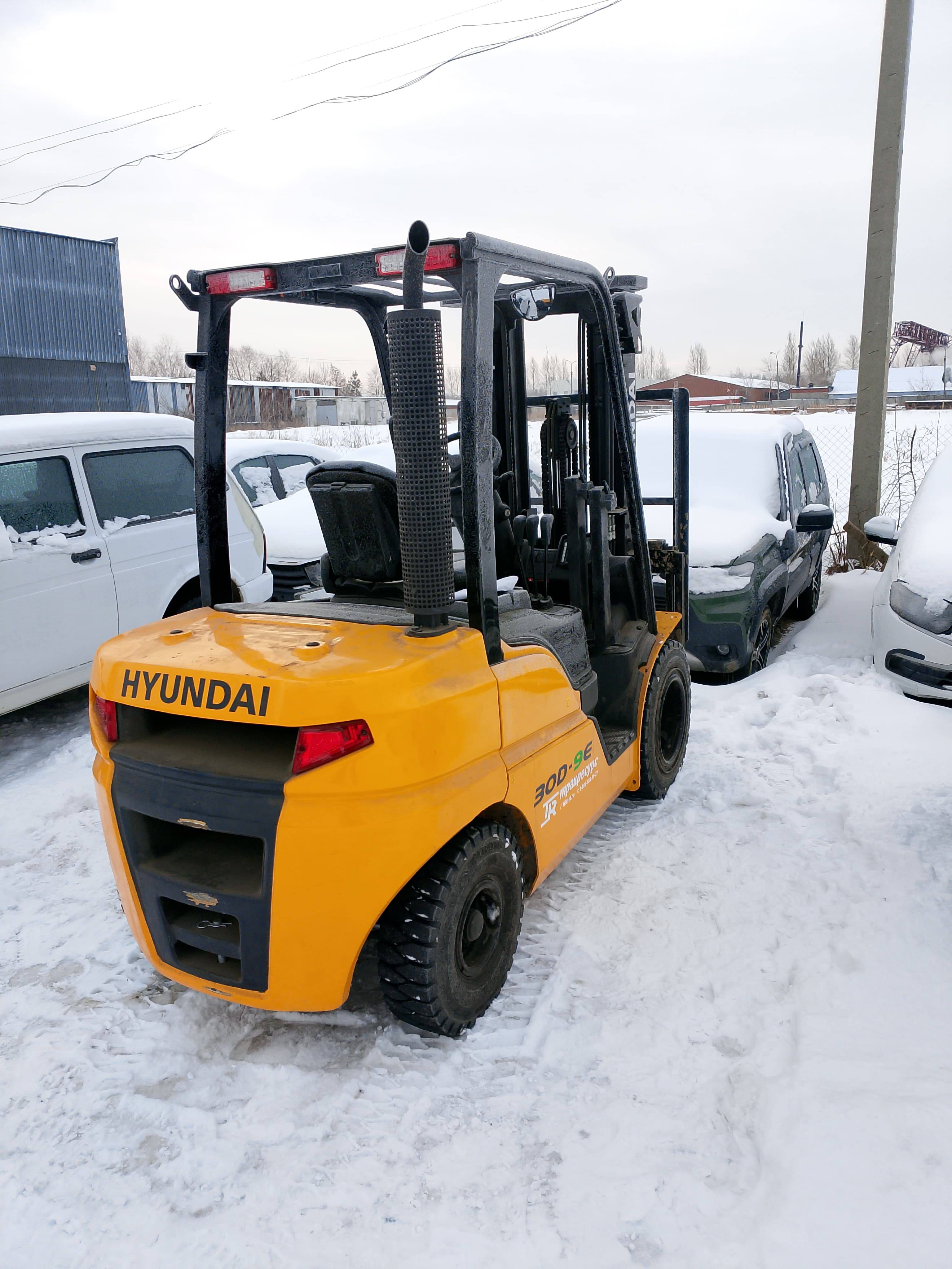 Hyundai 30D-9E Лот 000007422