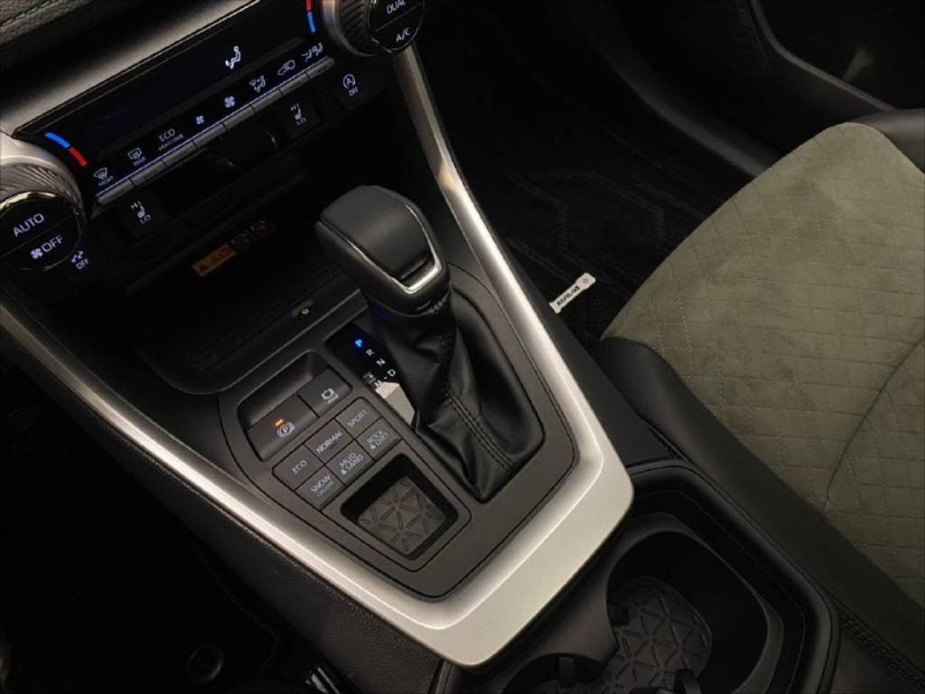 Toyota RAV4 Адвенчер Плюс 2.0 Вариатор полный привод (Adventure Plus)