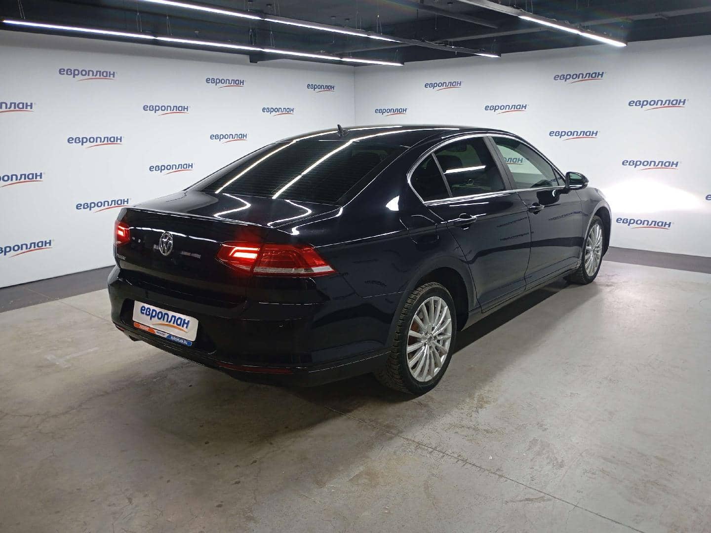 Volkswagen Passat,  159 889 км, 2018 года в лизинг