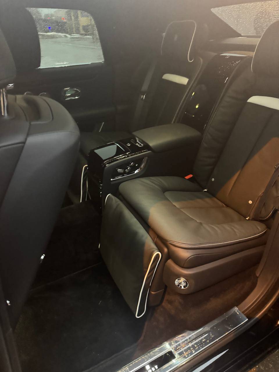 Rolls-Royce Ghost,  8 150 км, 2021 года в лизинг