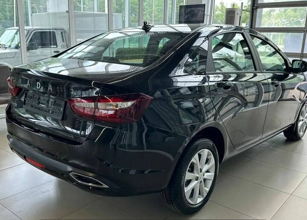 Lada Vesta седан Enjoy 24 1.8 122hp AT