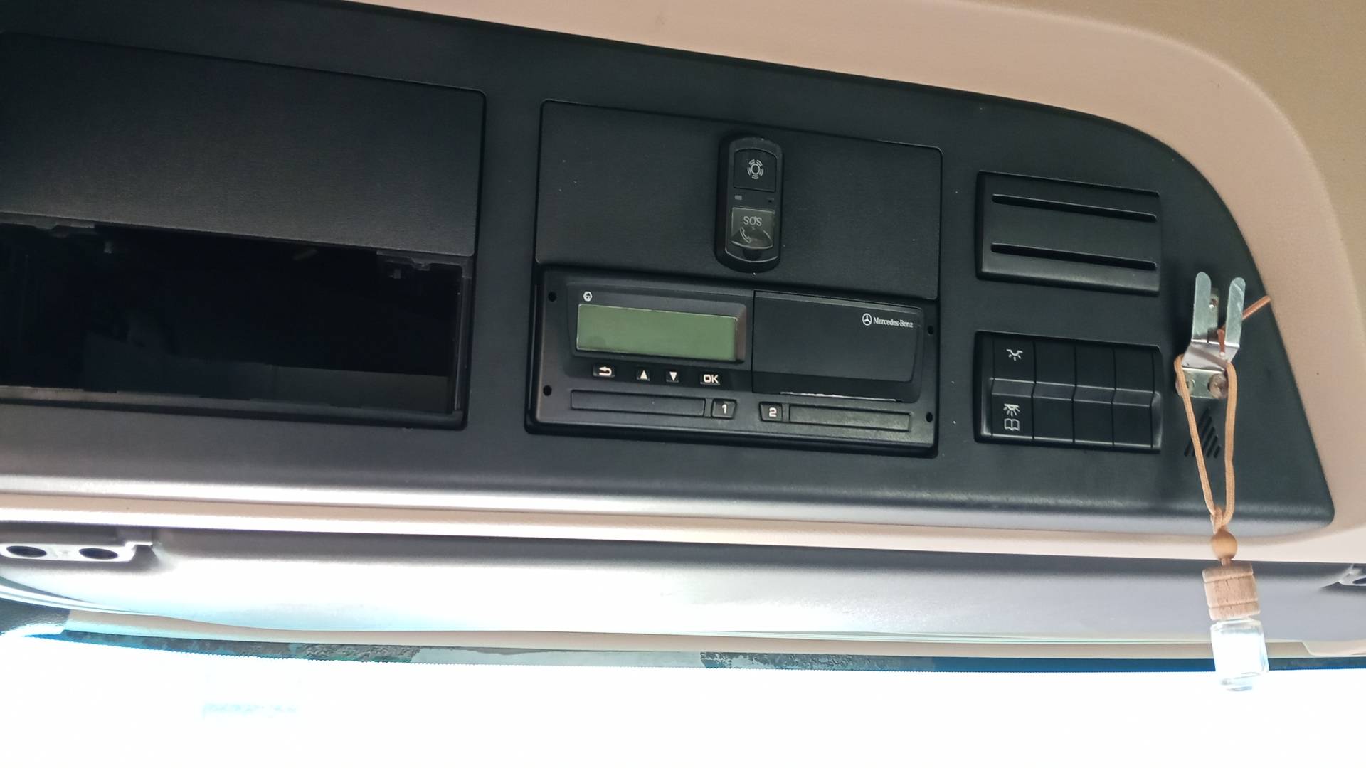 Mercedes-Benz Actros 4 1842 LS 4x2 (BigSpace),  741 778 км, 2018 года в лизинг