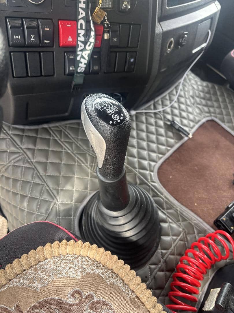 Shacman SX42584V324,  250 370 км, 2023 года в лизинг