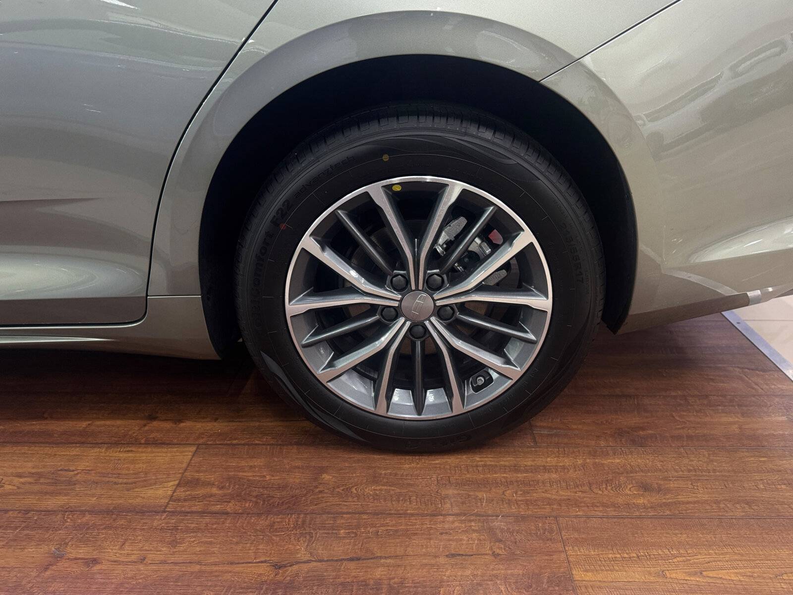 Geely Preface Flagship 2.0T 7DCT