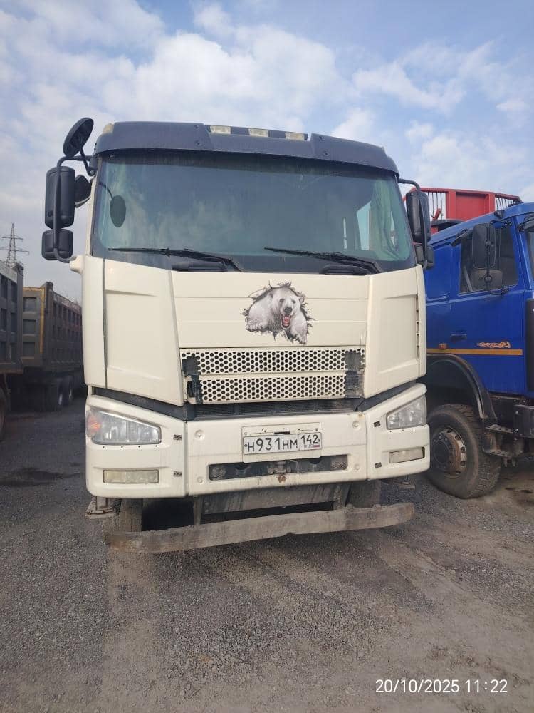 FAW CA3310P66K24T4E5 8х4,  83 651 км, 2023 года в лизинг