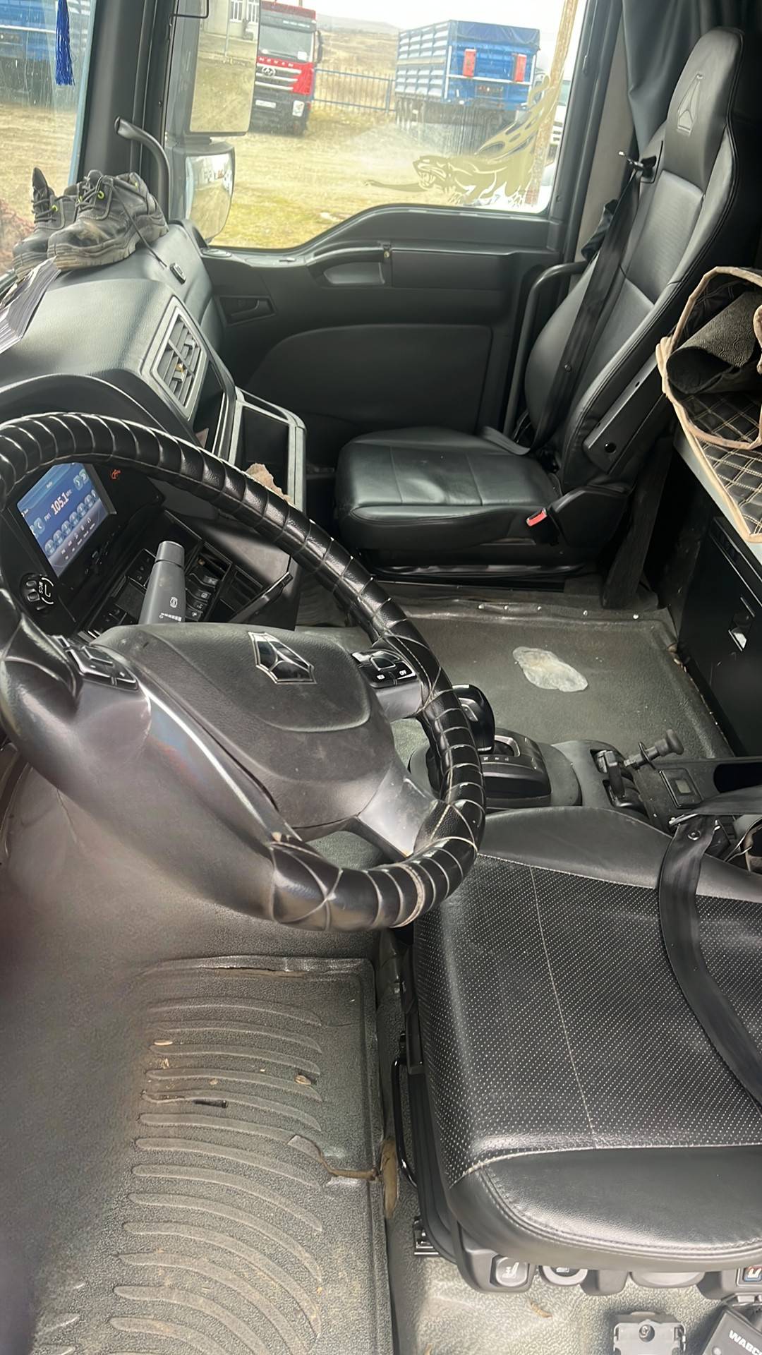 Sitrak C7H 4x2 ZZ4186V361HE,  445 011 км, 2022 года в лизинг