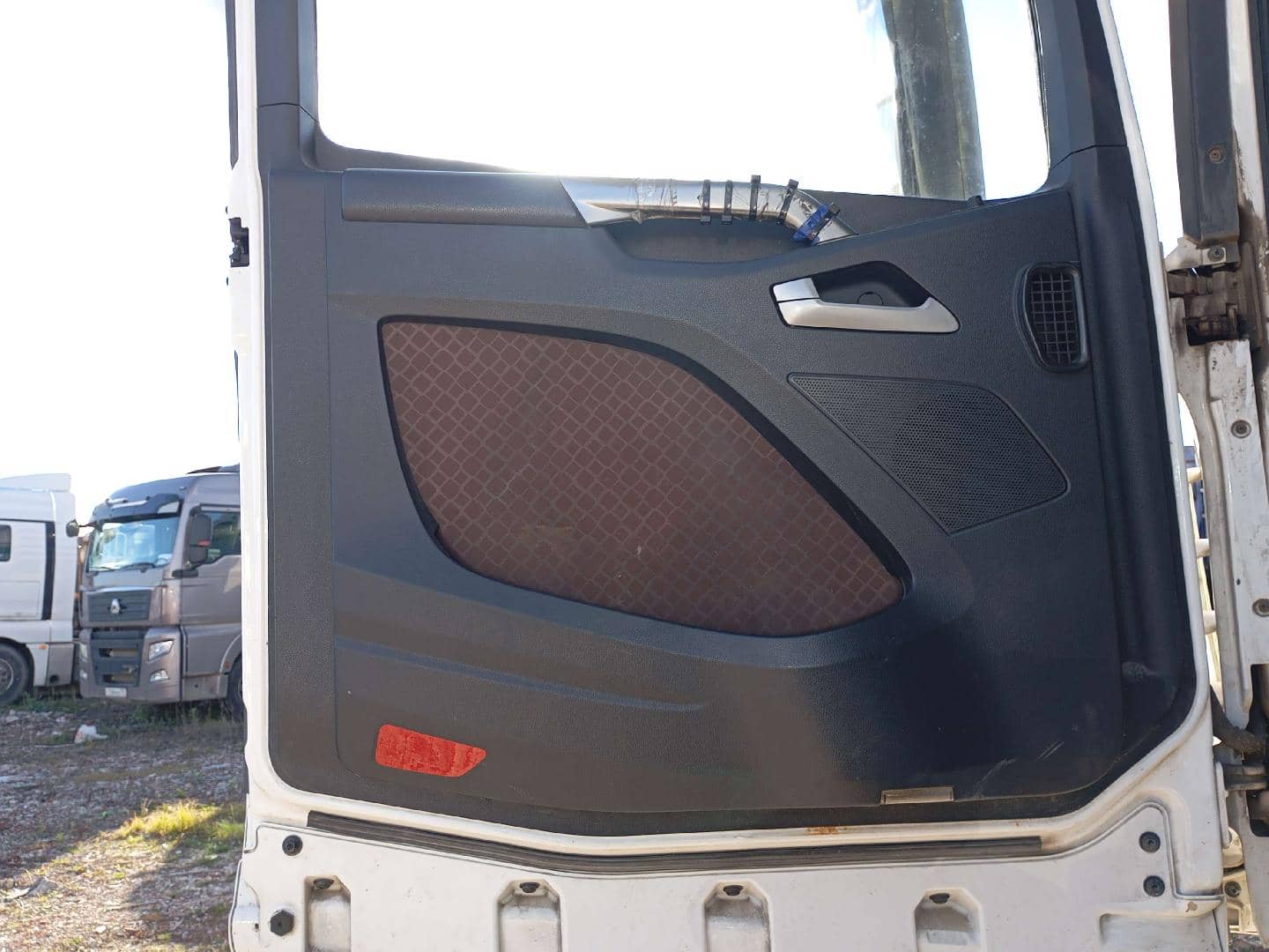 FAW CA4180P77K25E5 4x2,  592 974 км, 2023 года в лизинг