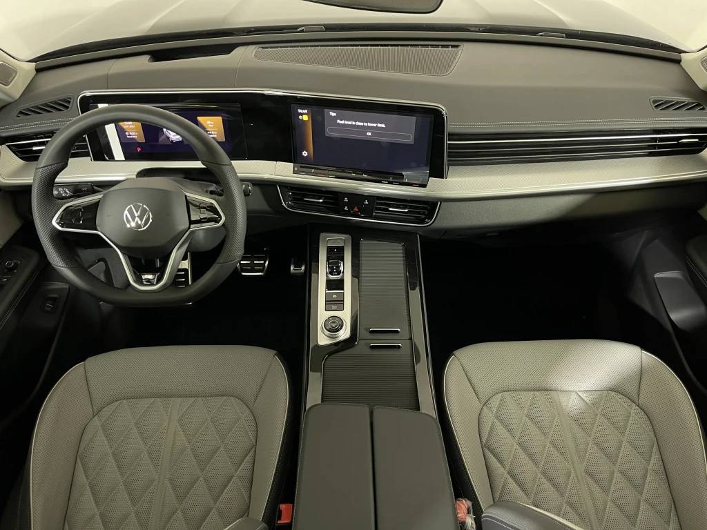 Volkswagen Tavendor R-Line Edition 380TSI 7AT 4Motion