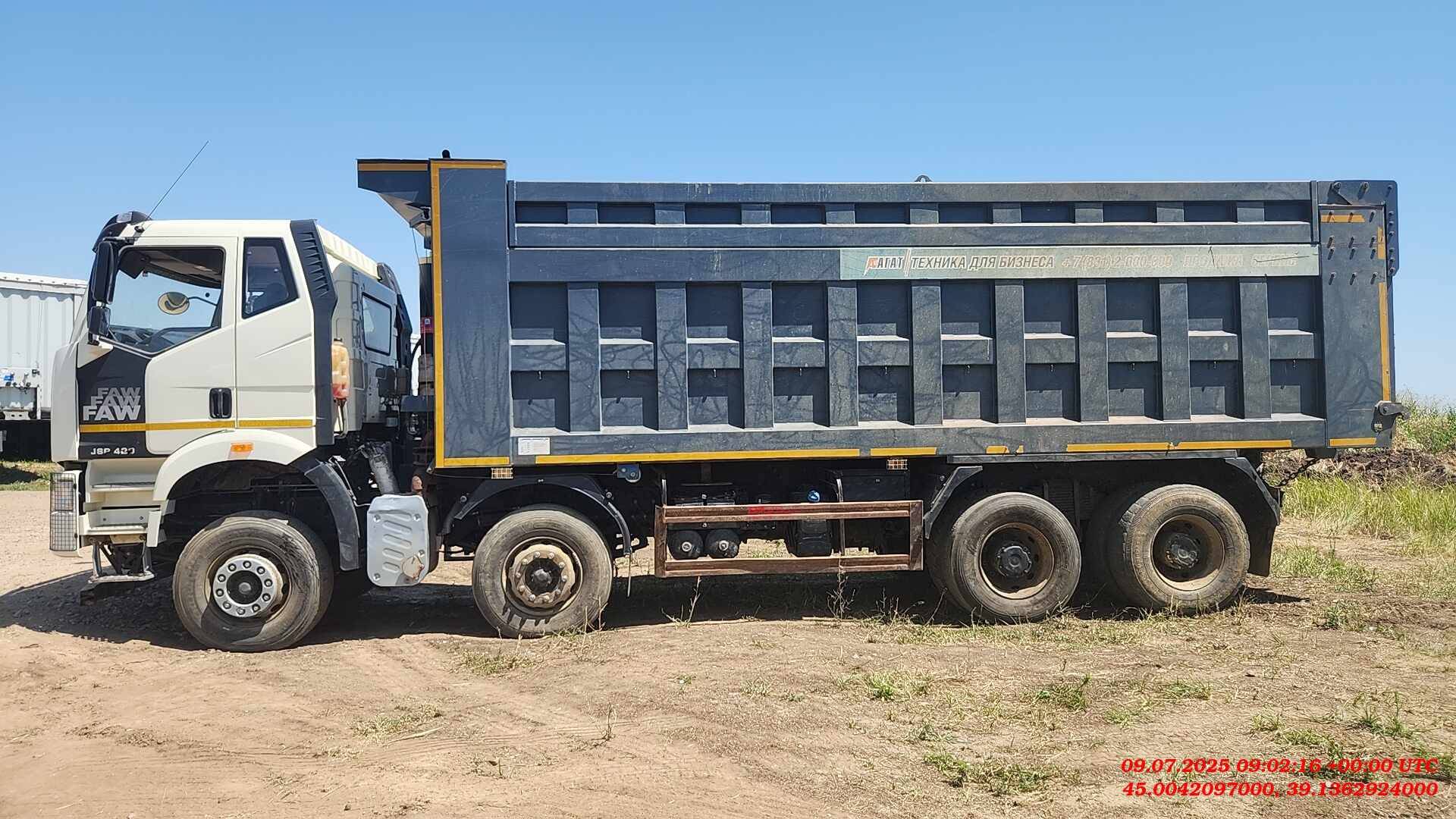 FAW CA3310P66K24T4E5 8х4,  20 662 км, 2023 года в лизинг