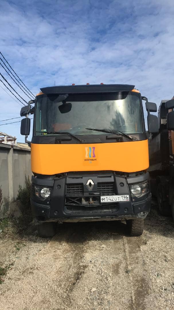 Renault K 430 8X4 (Day cab),  500 000 км, 2020 года в лизинг