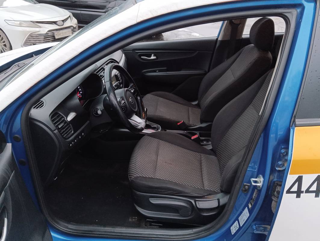 KIA Rio X-Line,  261 651 км, 2019 года в лизинг